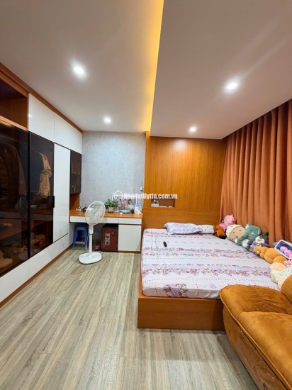 Bán nhà Nguyễn Văn Cừ, Long Biên 50m² x 5 tầng, phân lô, ô tô ở ngay. Dưới 10.9 tỷ